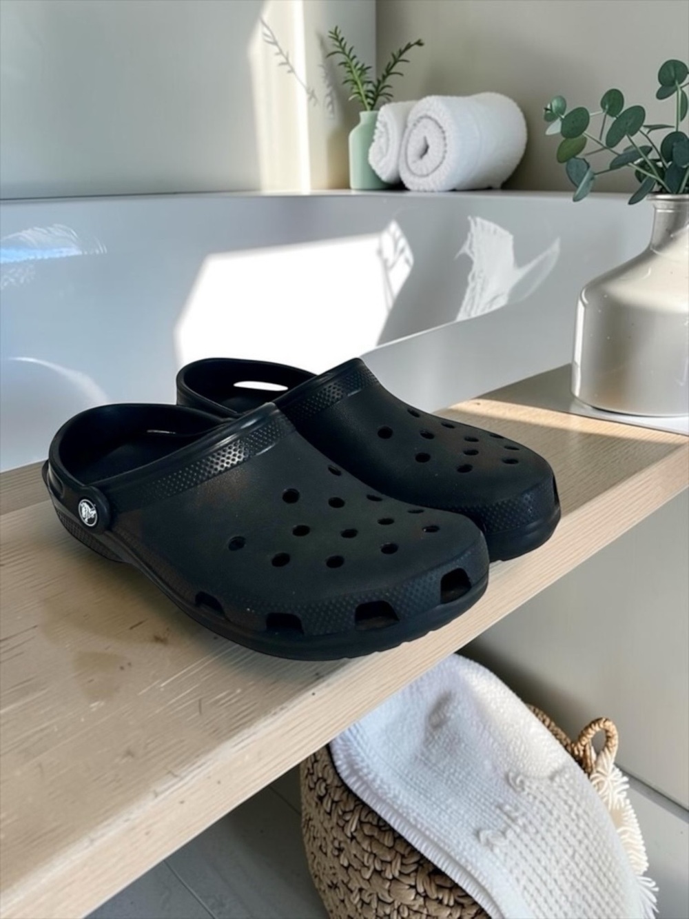 Crocs Classic Clog – Black – M8 W10 — Women’s Size 10 (EUC) - Picture 10 of 15